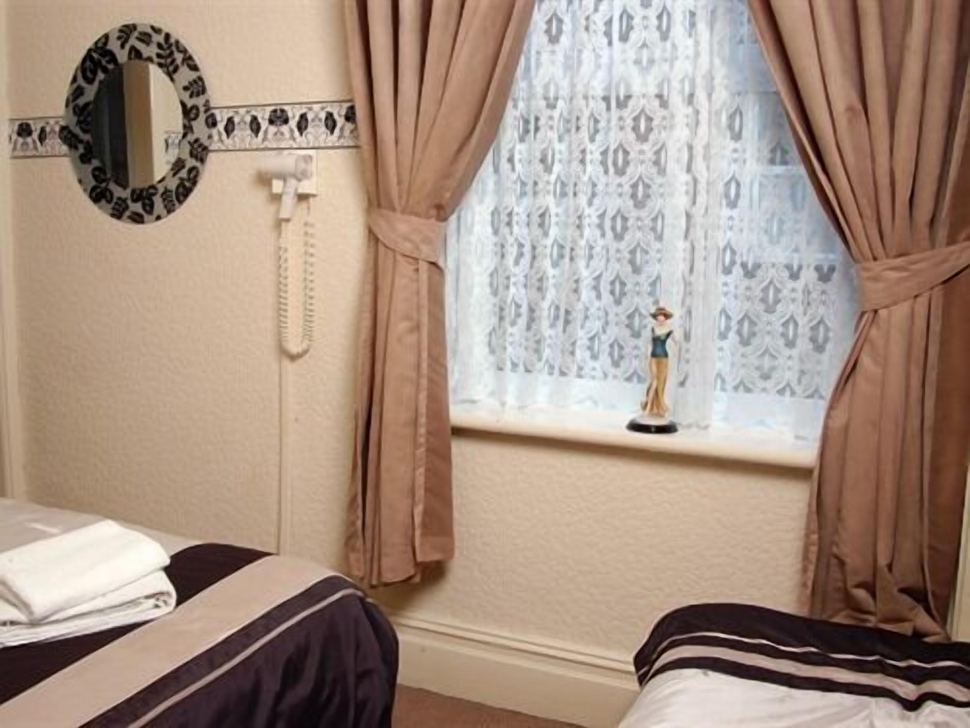 Hotel The Shepperton Blackpool Exterior foto